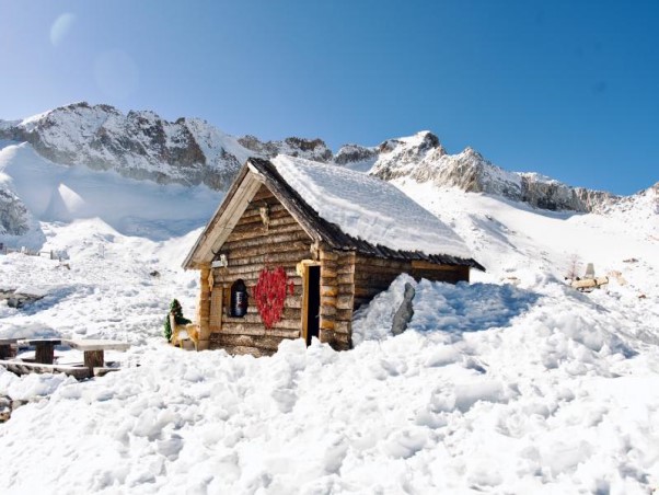 攝圖網(wǎng)_507606507_四川達(dá)古冰川國家地質(zhì)公園雪景風(fēng)光（企業(yè)商用）(1)